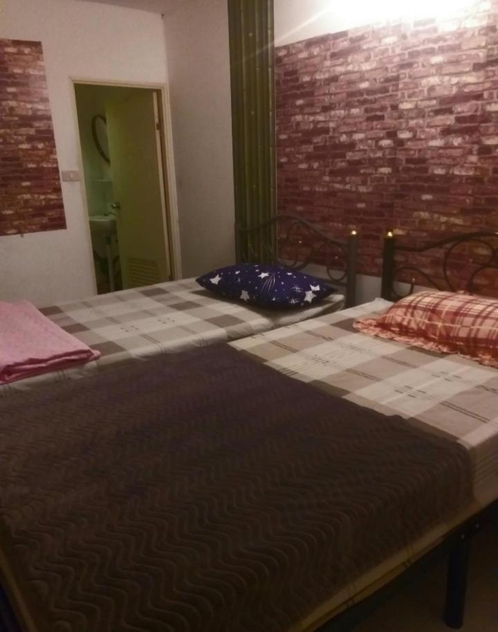 Srikrung Guesthouse Аюттхая Номер фото