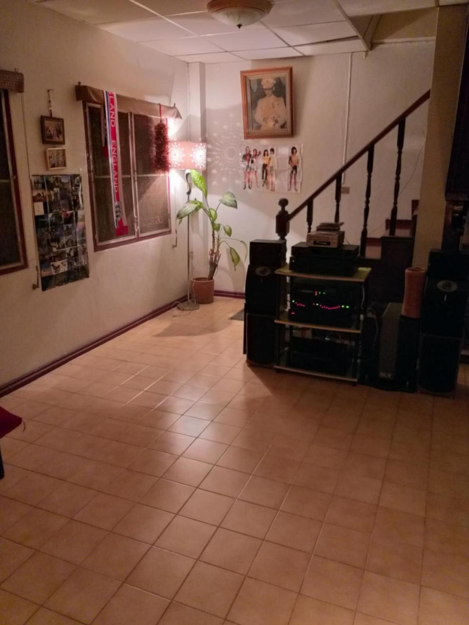 Srikrung Guesthouse Аюттхая Экстерьер фото