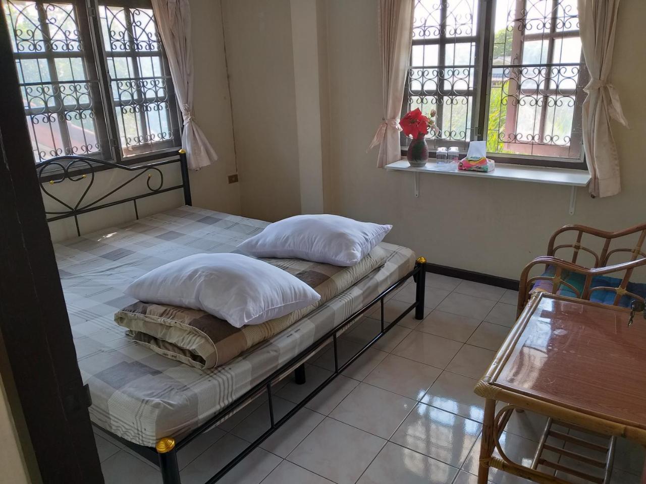 Srikrung Guesthouse Аюттхая Экстерьер фото