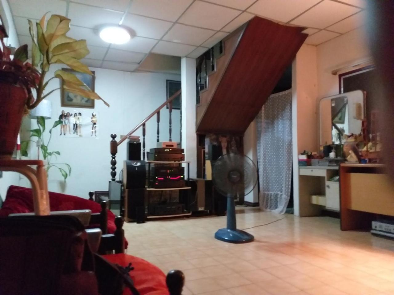 Srikrung Guesthouse Аюттхая Экстерьер фото